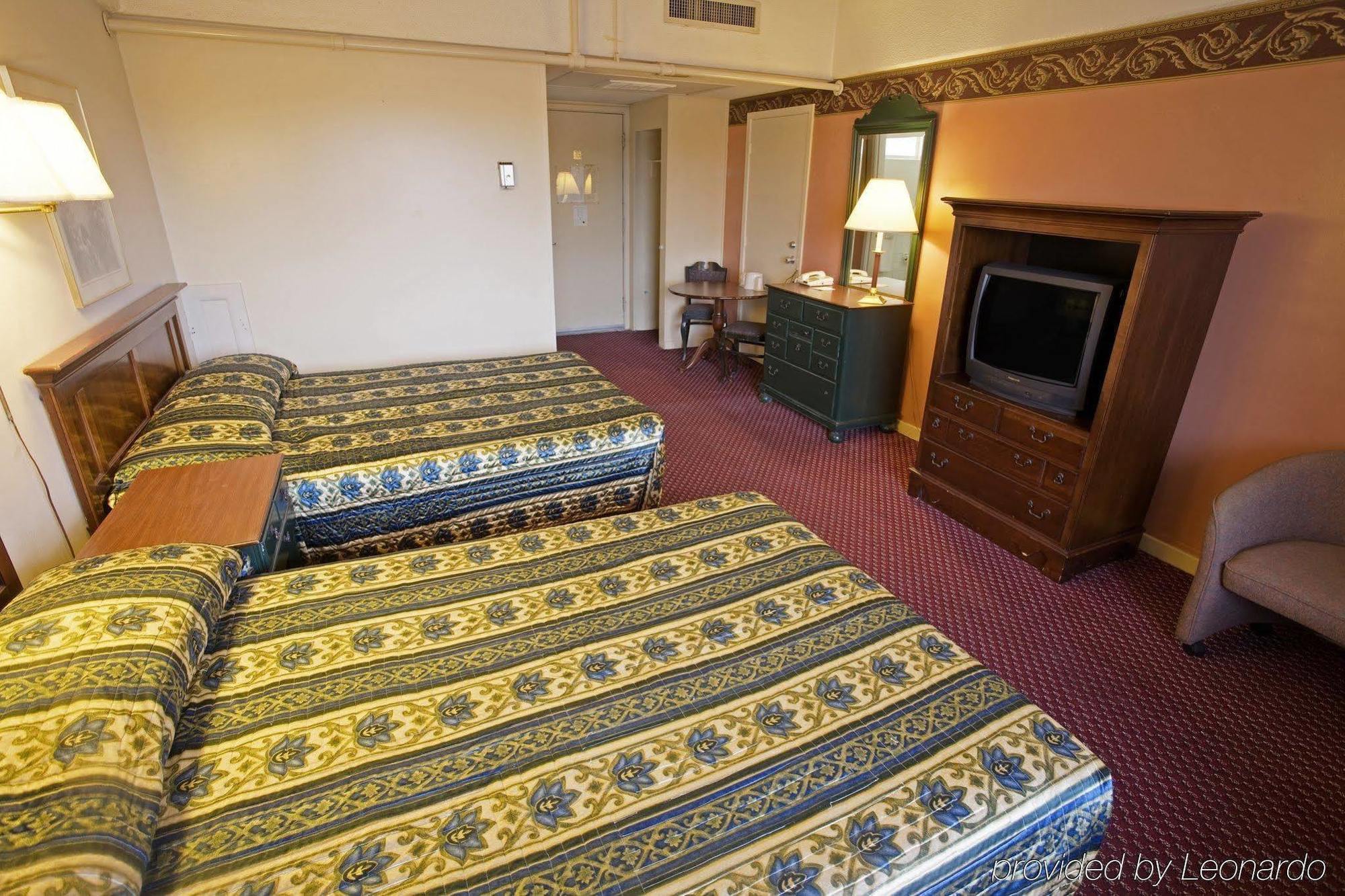 Rodeway Inn Norfolk Zimmer foto